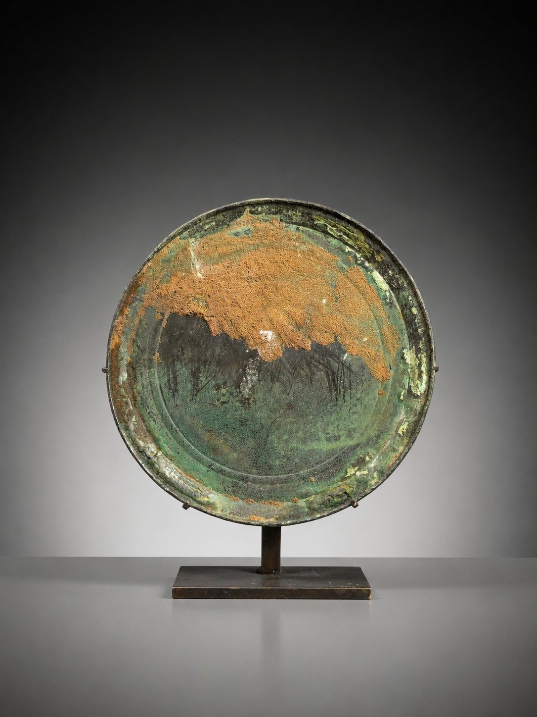 Khmer bronze mirror, Bayon period