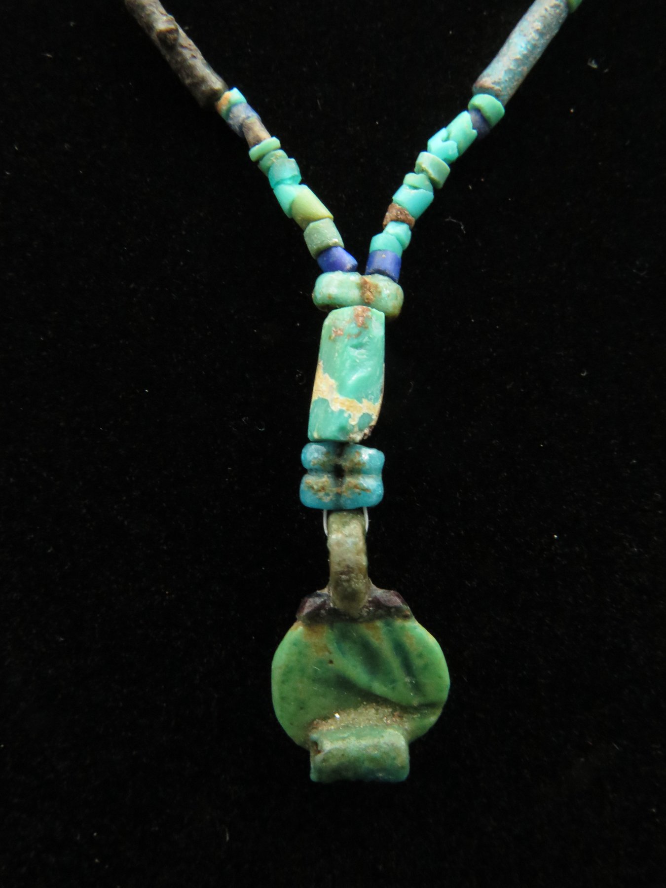 Pendant detail
