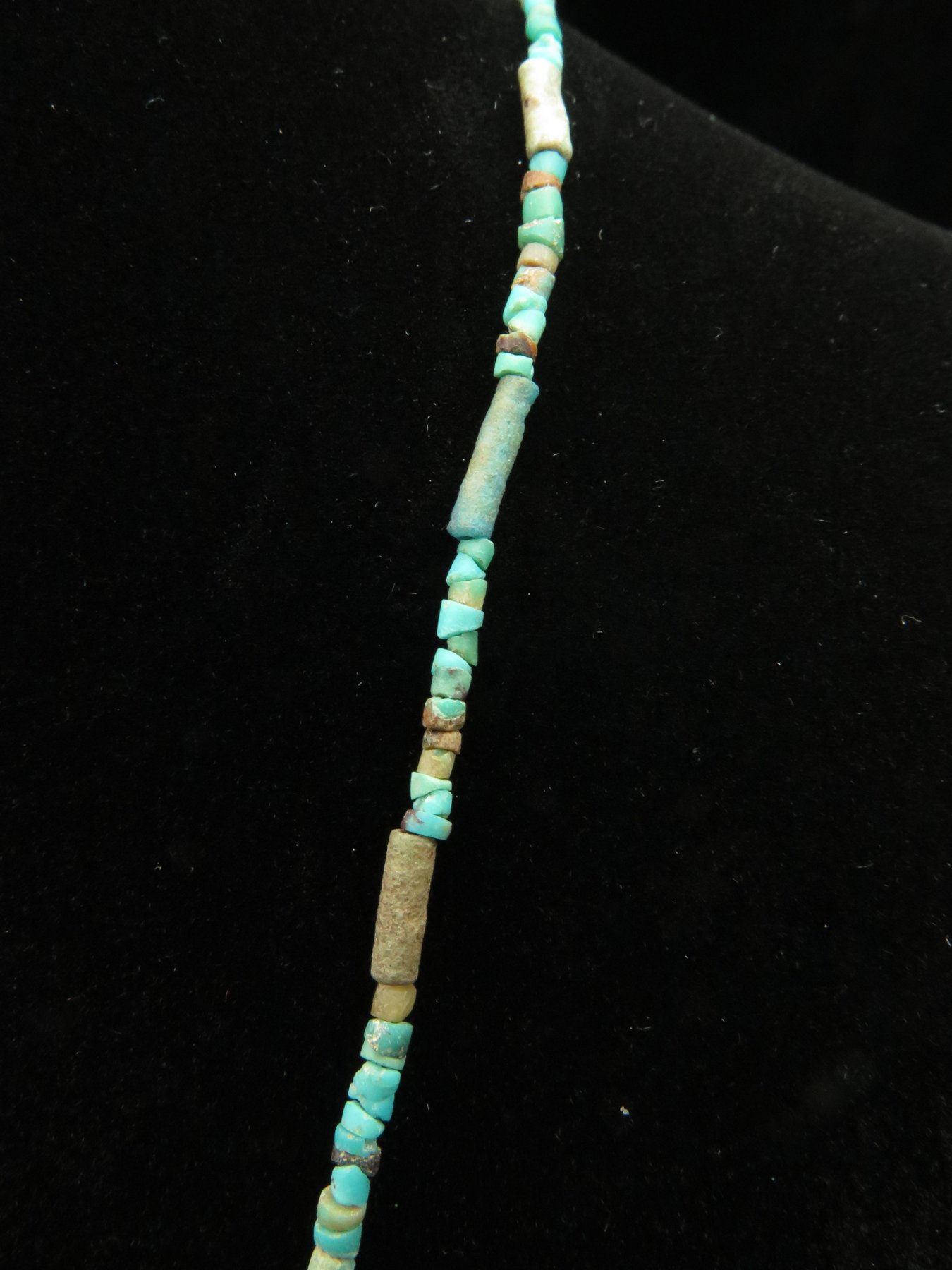 Bead detail right