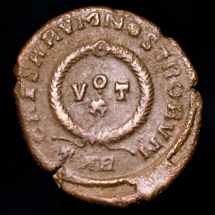 Reverse — VOT X within laurel wreath