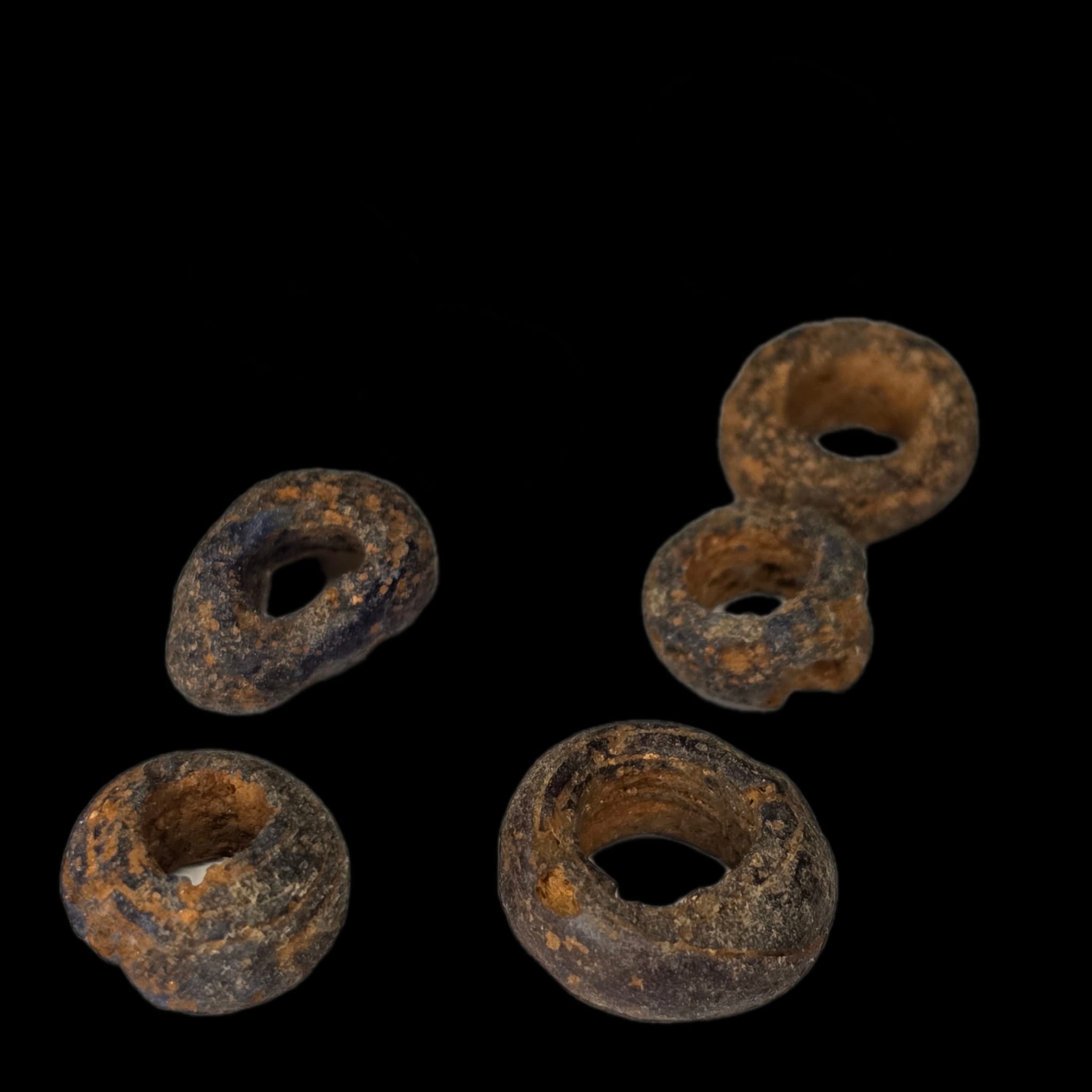 Detail anular beads
